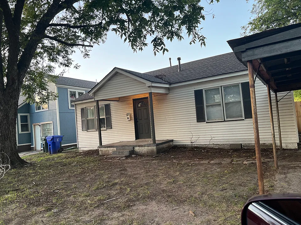 711 Dakota St