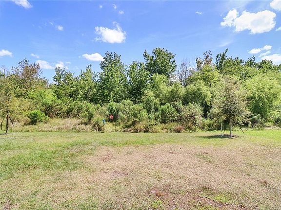 5th image of 32190 Goddard Dr