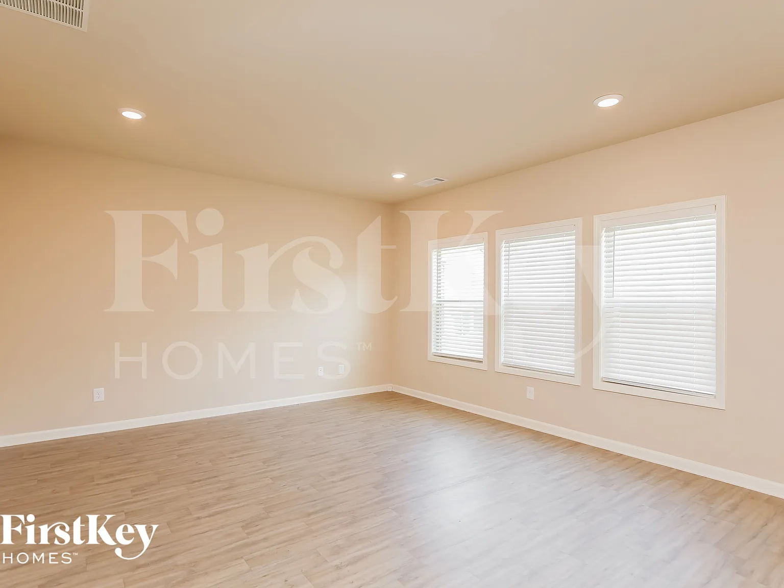 4 bed, 2.5 bath, 2489 sqft, $2,965 — Photo 4