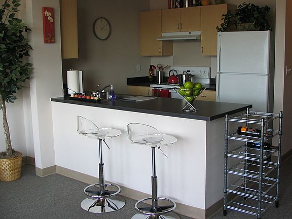 5th image of 705 S Weller St APT 601