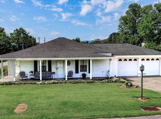 631 6th St, Newport, TN 37821