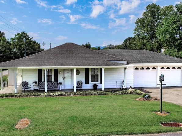 631 6th St, Newport, TN 37821