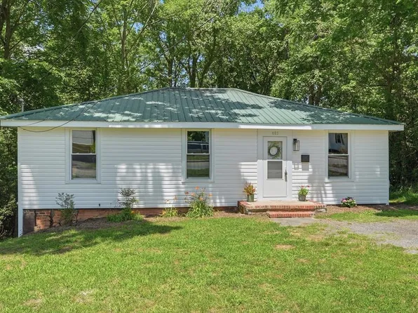 602 Longwood Ave, Farmville, VA 23901