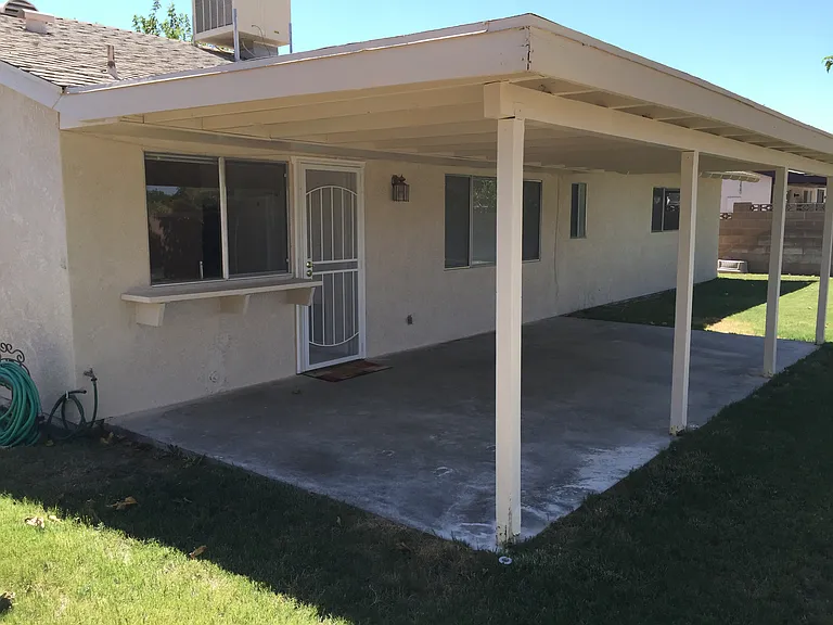 425 Peg St — Photo 4