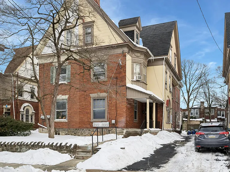 236 W Harvey St #B25 — Photo 5