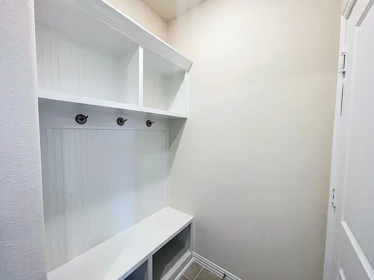 3201 Riverlawn Dr — Photo 20