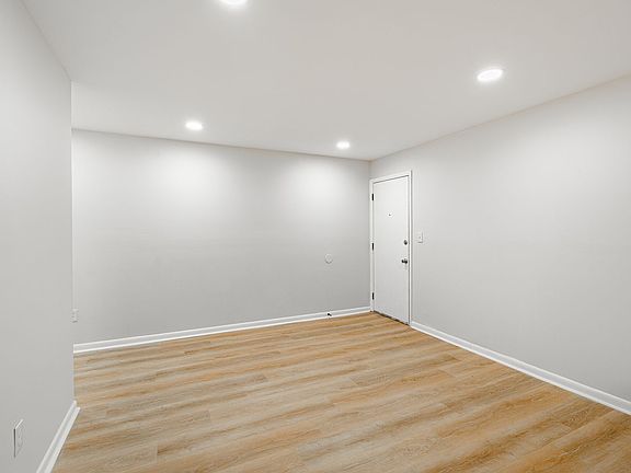5th image of 300 N Penn St