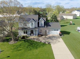 10498 Greystone Dr, Zeeland, MI 49464