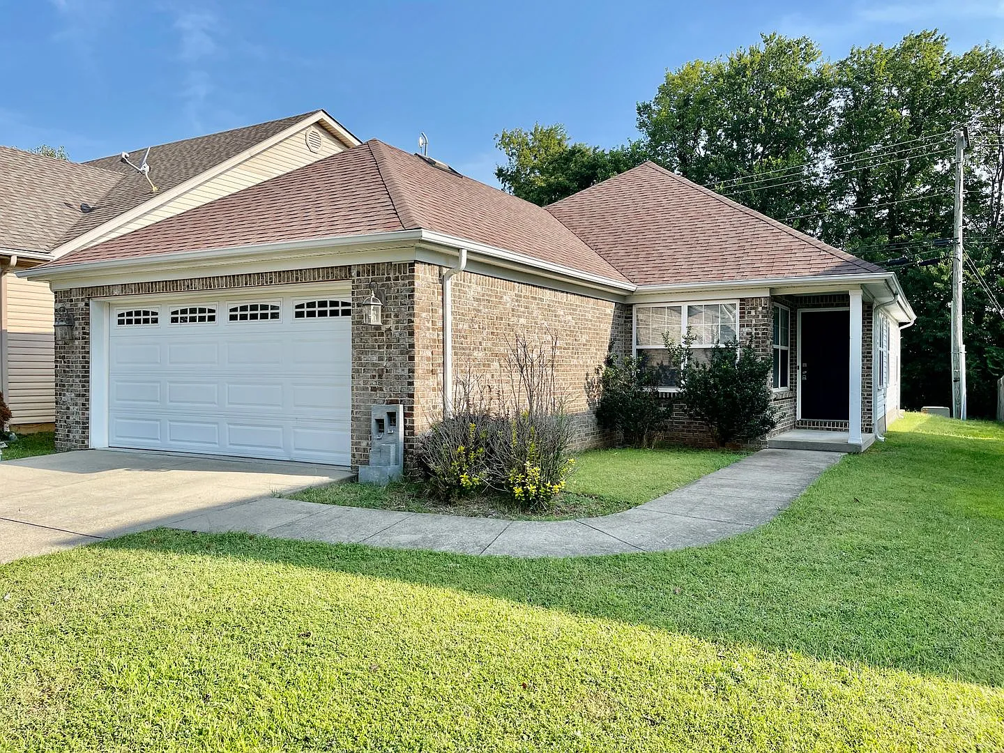3 Bedroom Ranch in Coventry! — Photo 2