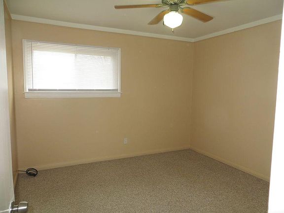 4th image of 561 E Brockton Ave