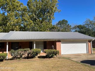 3016 Suncrest Dr, Jackson, MS 39212