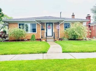30601 Taylor St, Saint Clair Shores, MI 48082