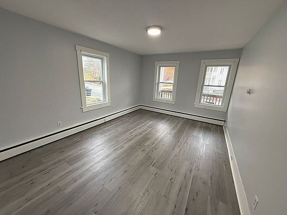 4th image of 32 Worcester St #1