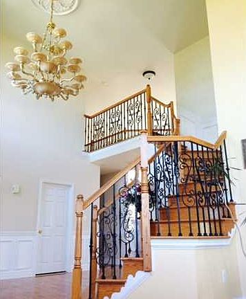 3rd image of 5 Fox Hollow Dr