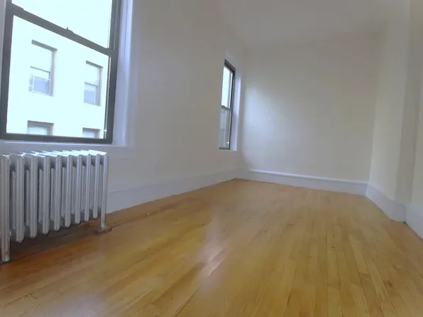 192 Claremont Avenue image 1 of 9