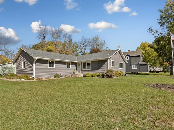 521 12th St, Heron Lake, MN 56137