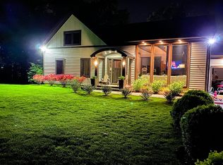 11 Creeping Hemlock Dr, Norwalk, CT 06851