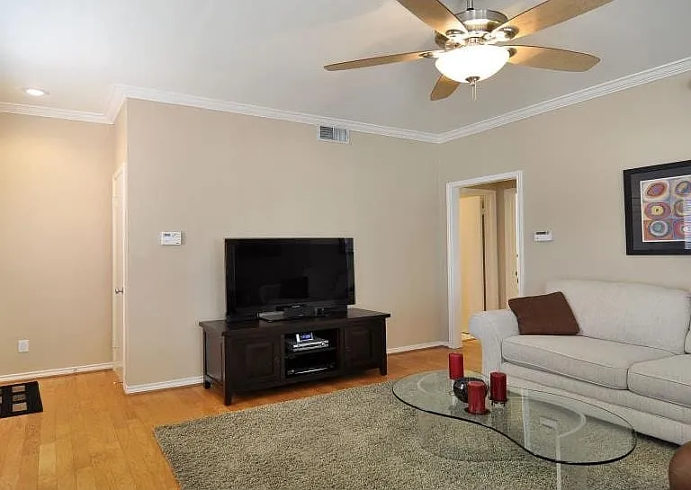 4405 Bowser Ave #205 — Photo 7
