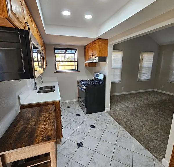 1228 W Palm Ave — Photo 2