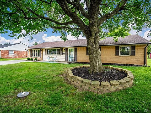 3rd image of 2334 Broadmoor Dr
