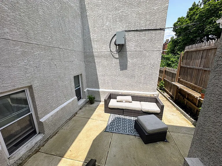 6161 Walnut St #1E — Photo 25