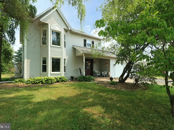 3011 Fairchild Ln, State College, PA 16801