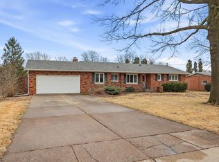 4215 W El Rancho Dr, Davenport, IA 52806