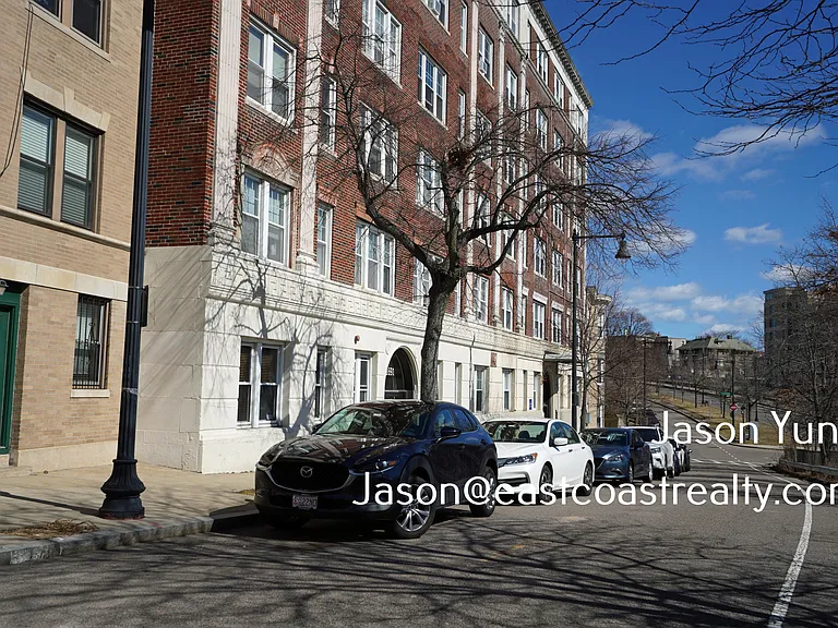 Commonwealth Ave — Photo 18