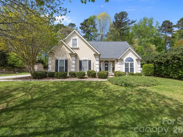 1451 Pine Needle Ln, Mooresville, NC 28115