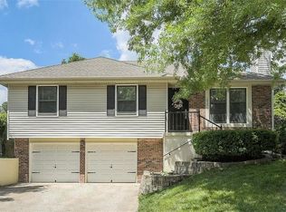 1822 SE 3rd St, Lees Summit, MO 64063