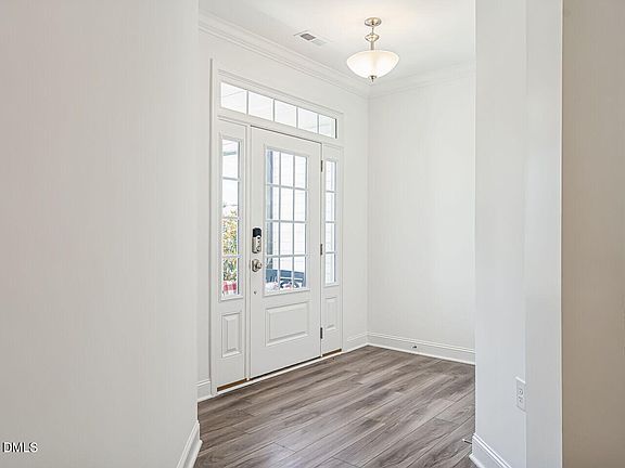 5th image of 228 Thunder Forest Ln