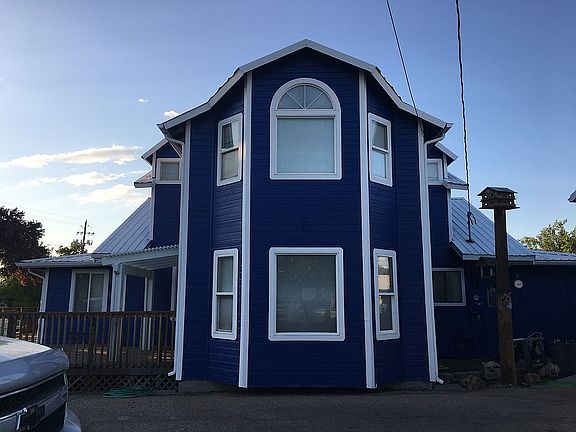 2nd image of 704 N School Ave