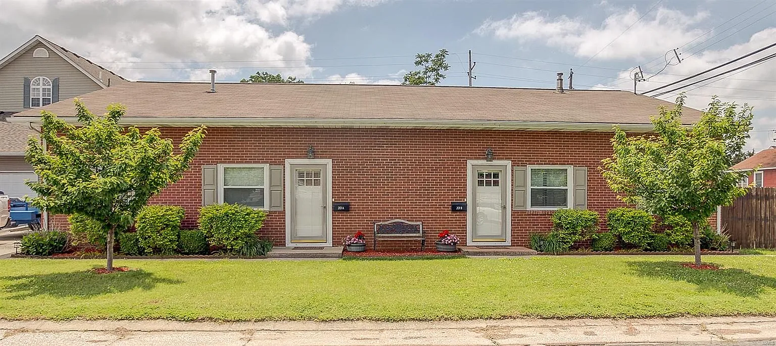 201 Walnut St photo 1