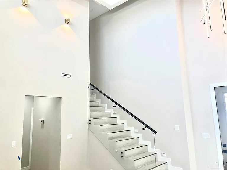 2218 Corales St — Photo 17