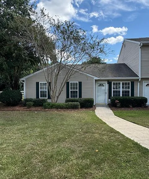 550 Date Palm Cir — Photo 1