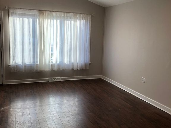 4th image of 671 Circle Dr