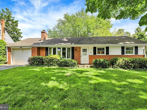 2nd image of 523 Bean Blossom Dr