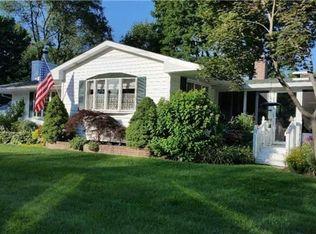 15 Kirby Ln, Commack, NY 11725