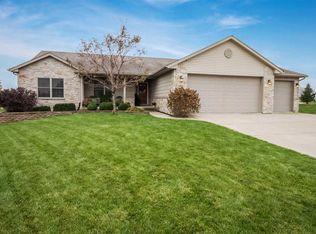 1903 E 61st Cir, Davenport, IA