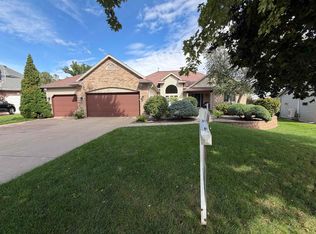 1704 Alexandria Ct, Waunakee, WI 53597