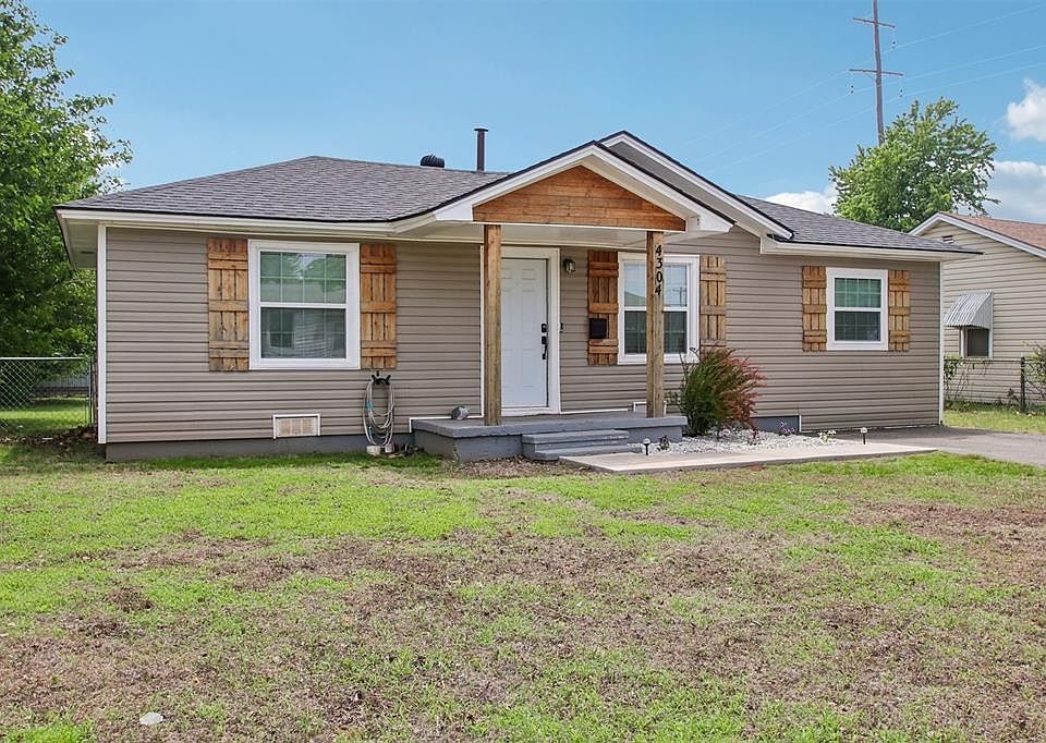 1st image of 4304 SE 38th St