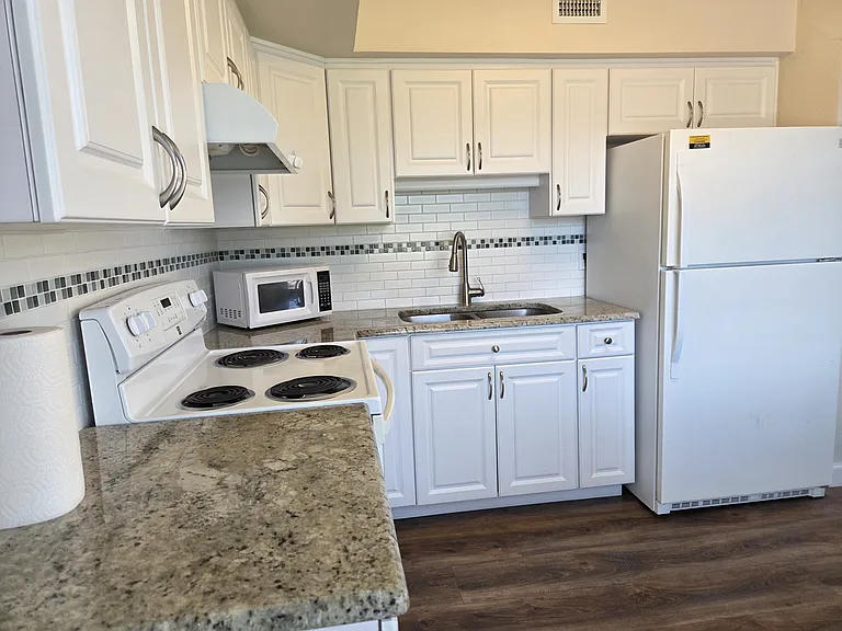 2448 Columbia Dr #72 — Photo 10