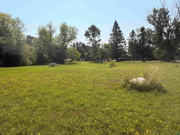 848 W 3rd St, Washburn, WI 54891