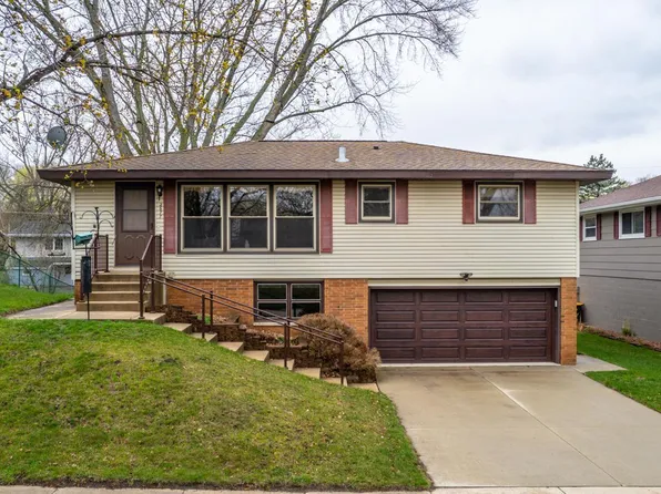 2677 3rd Pl NE, Rochester, MN 55906