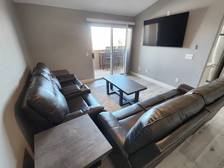 Entry and Livingroom with furnishings
