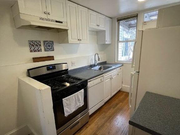 4th image of 1705 Independence Ave SE