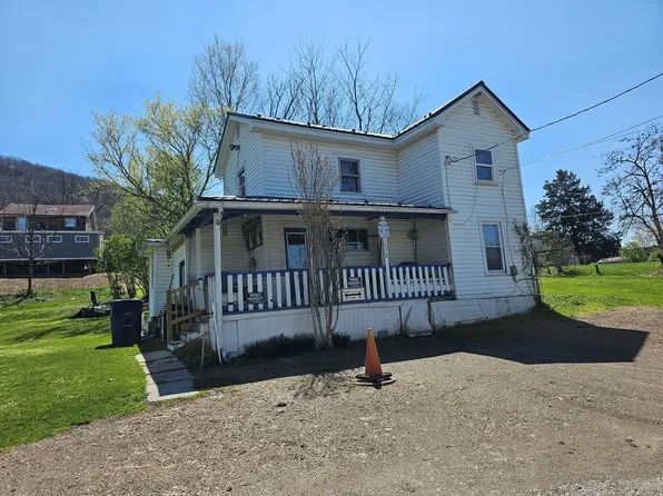 1352 Plum St, Saxton, PA 16678