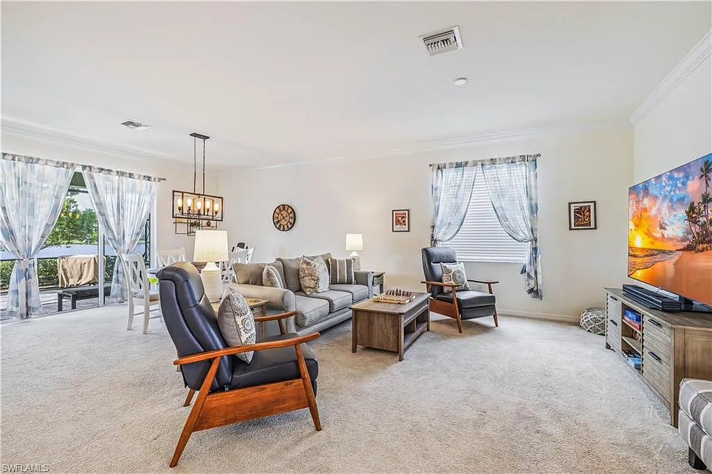 3 bed, 3.0 bath, 1850 sqft, $5,500 — Photo 4