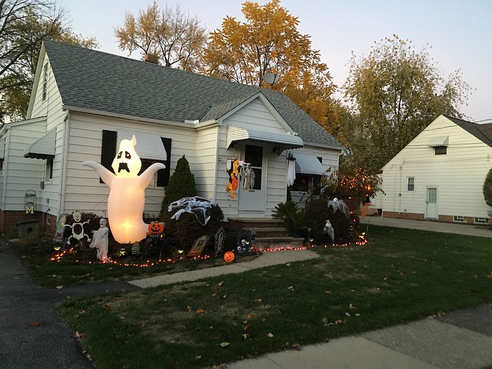1st image of 16115 Woodbrook Ave