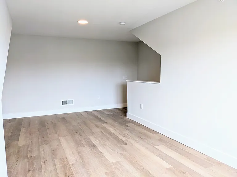 216-232 Kichline Ave #24 — Photo 8
